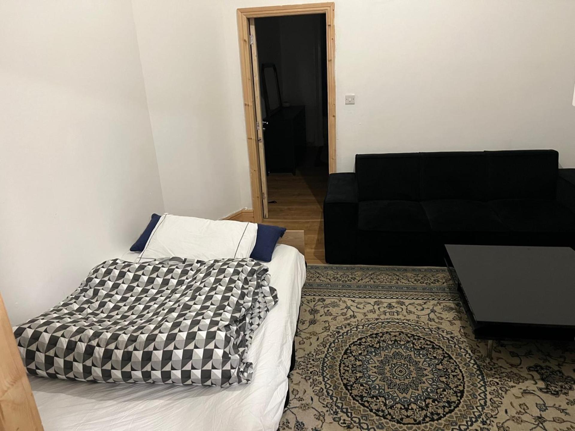 New Flat, Own Bathroom, Sitting Room & Large Bedroom - Walsall Bescot Kültér fotó